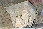 Sacra di San Michele. Uno dei capitelli dello Scalone dei Morti.